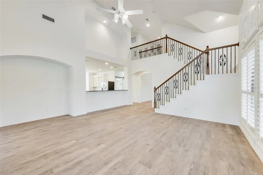 4621 Bending Oak Trail