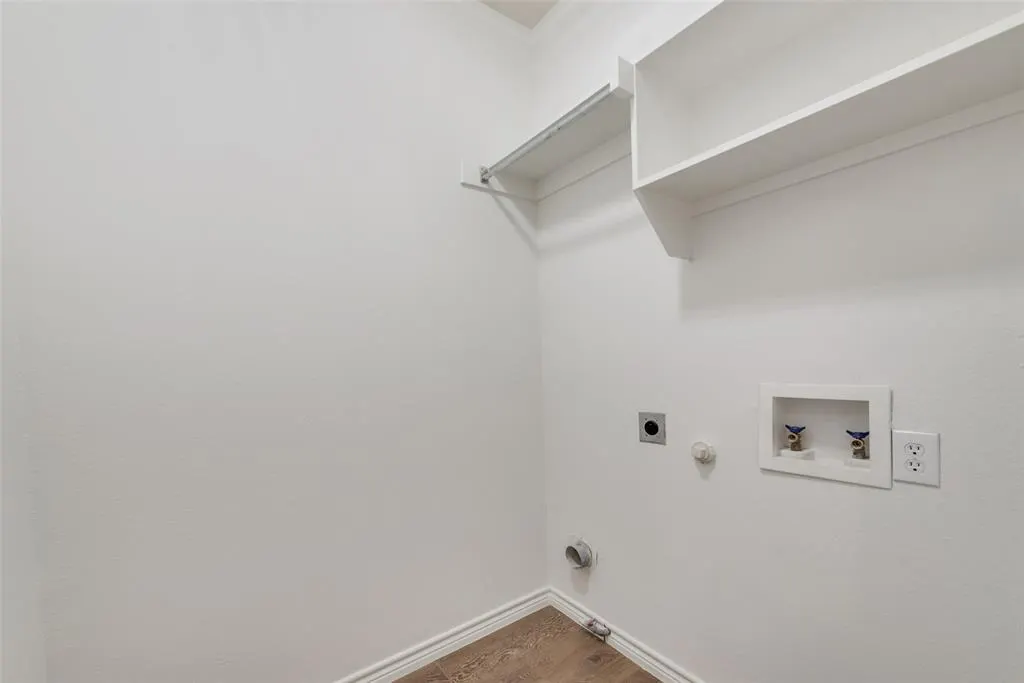 4621 Bending Oak Trail