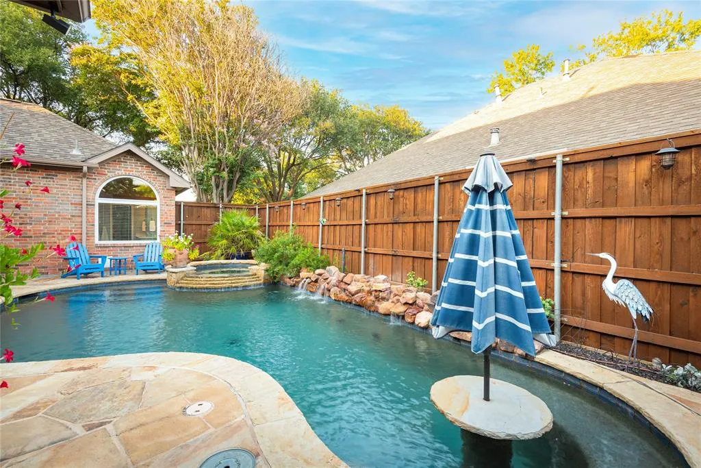 3128 Glory Lane
