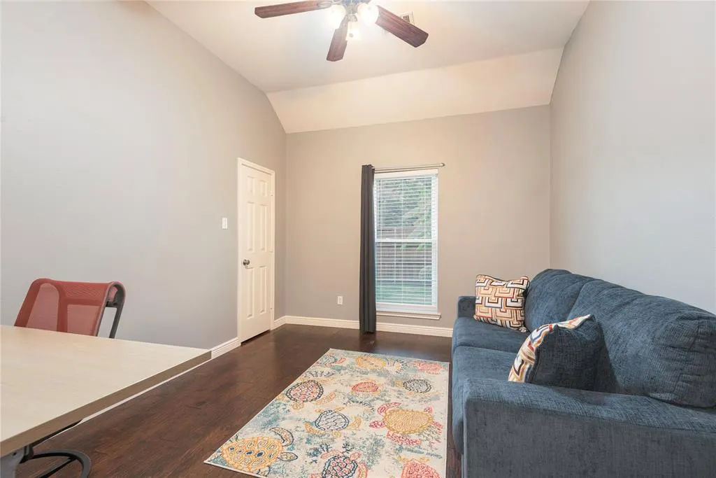 3128 Glory Lane