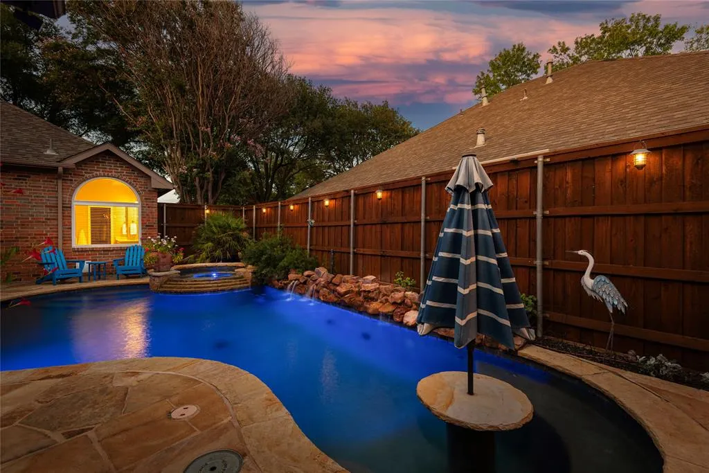 3128 Glory Lane