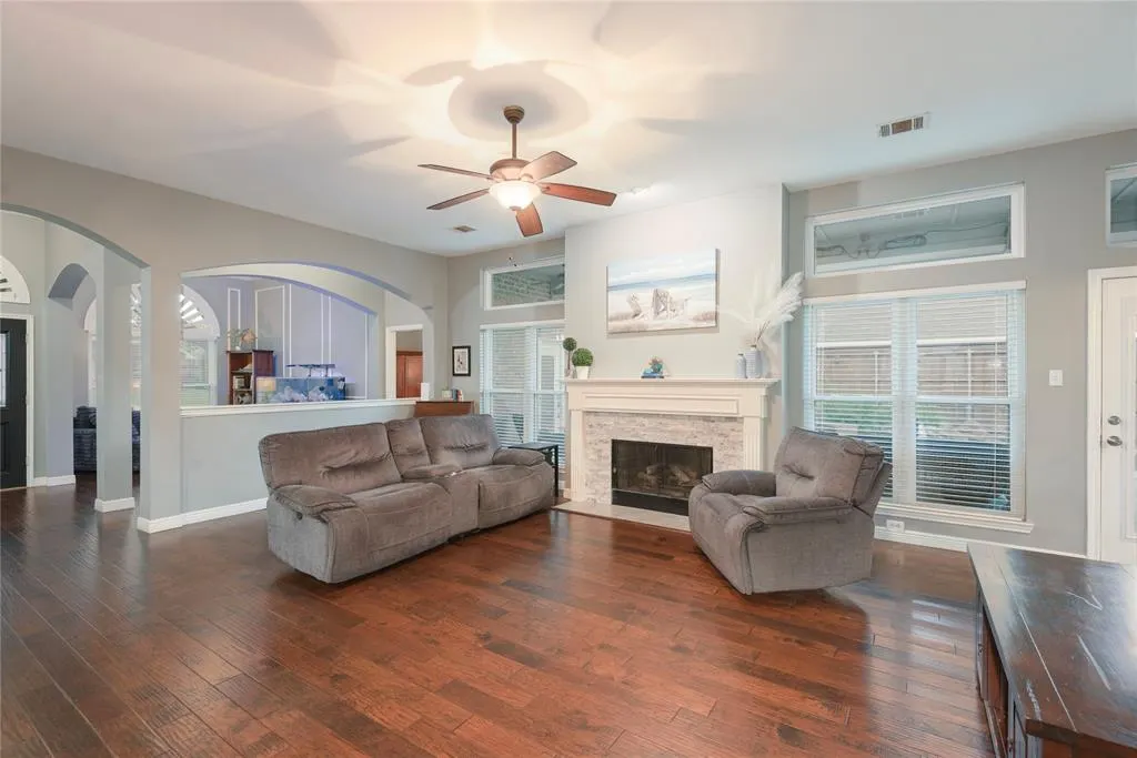 3128 Glory Lane