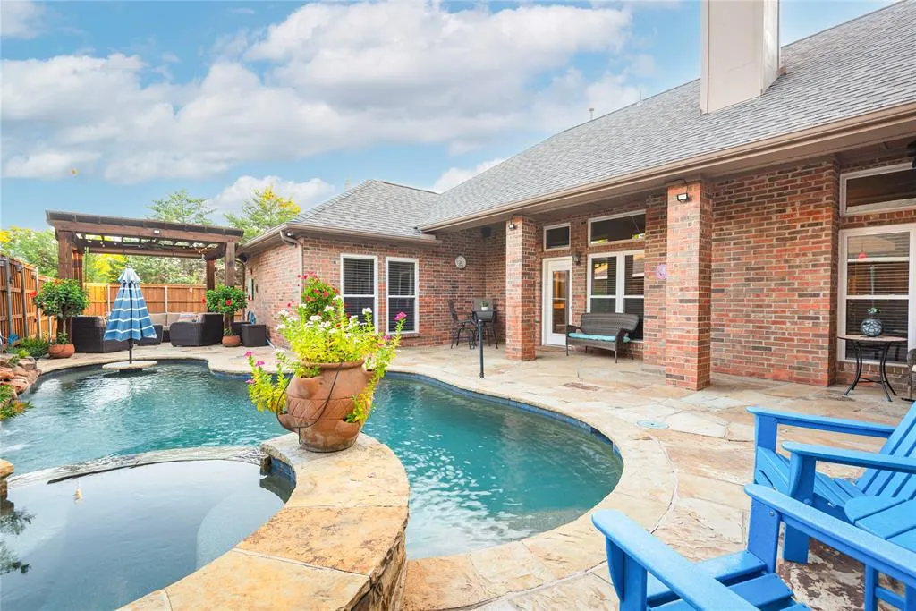 3128 Glory Lane