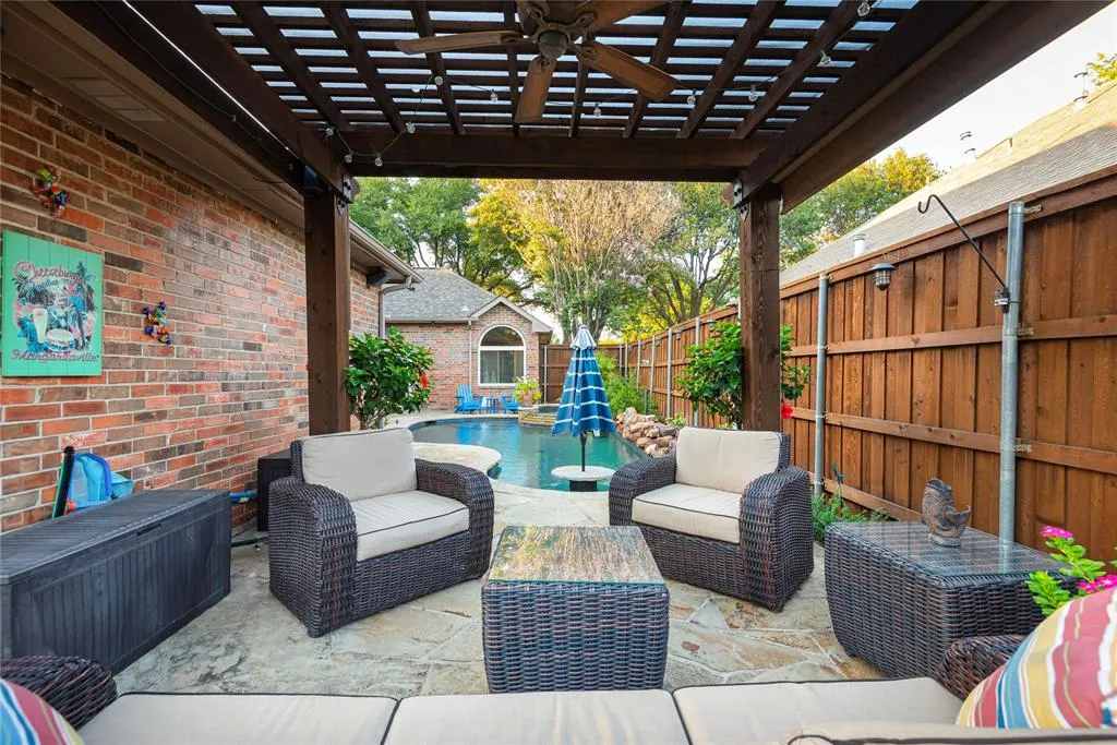3128 Glory Lane