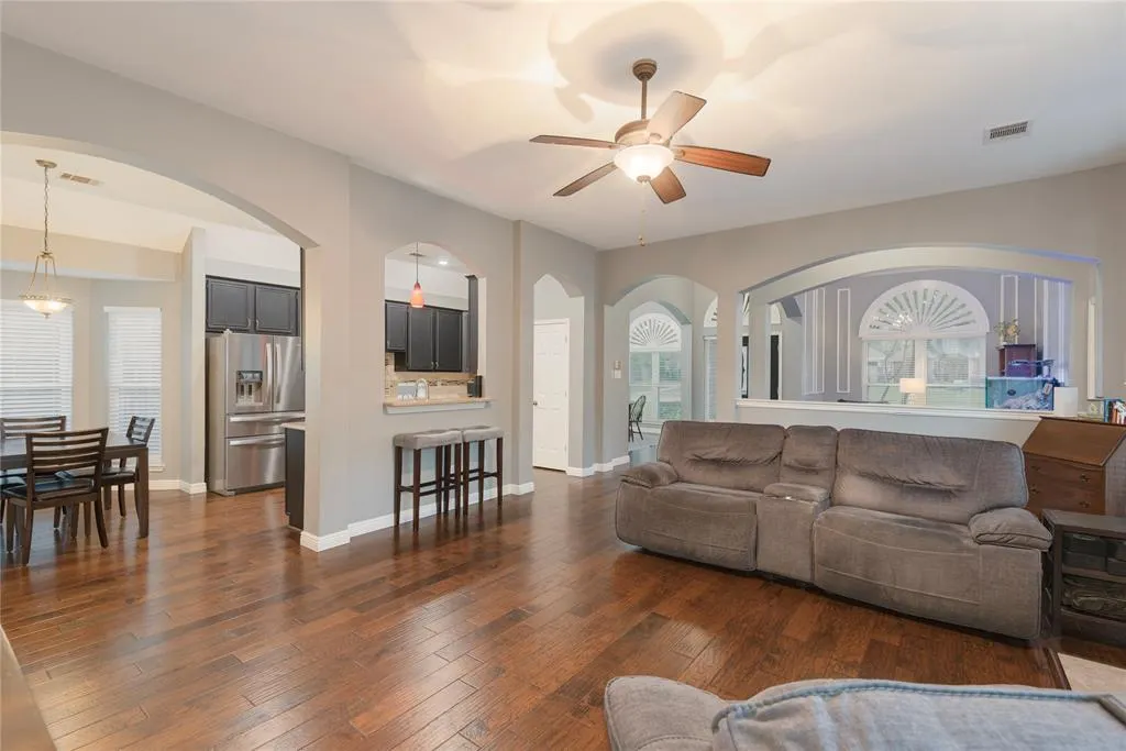 3128 Glory Lane