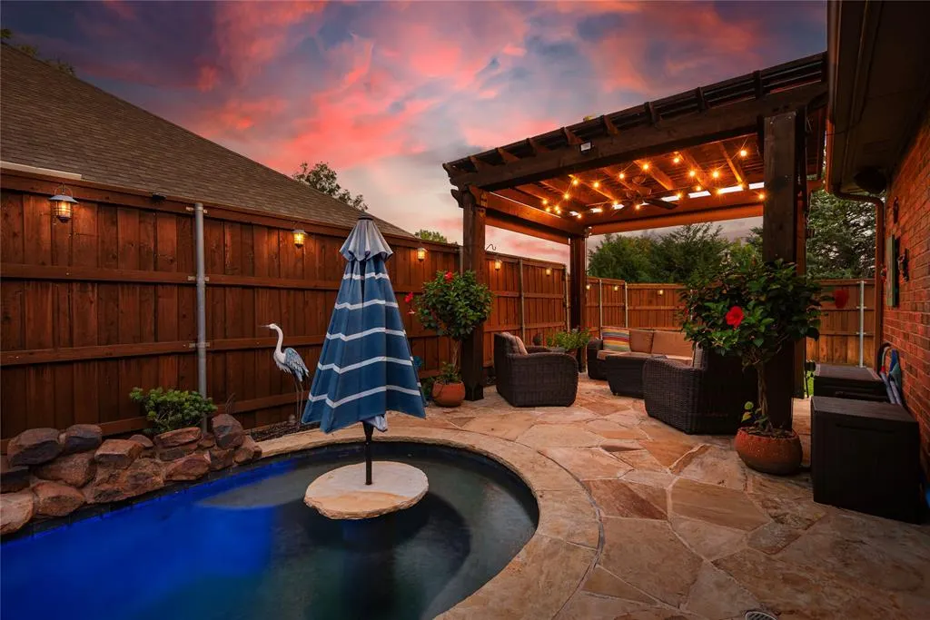 3128 Glory Lane