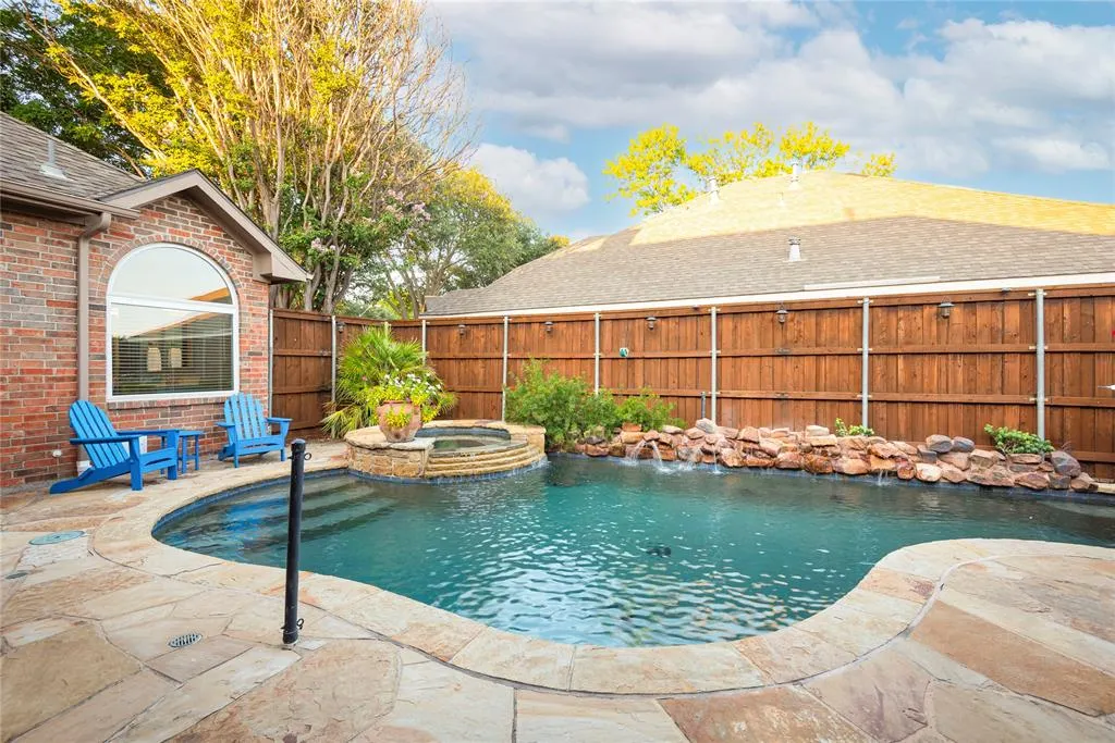 3128 Glory Lane
