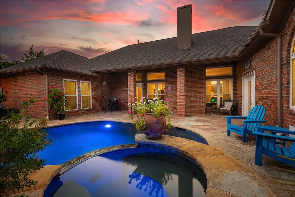 3128 Glory Lane