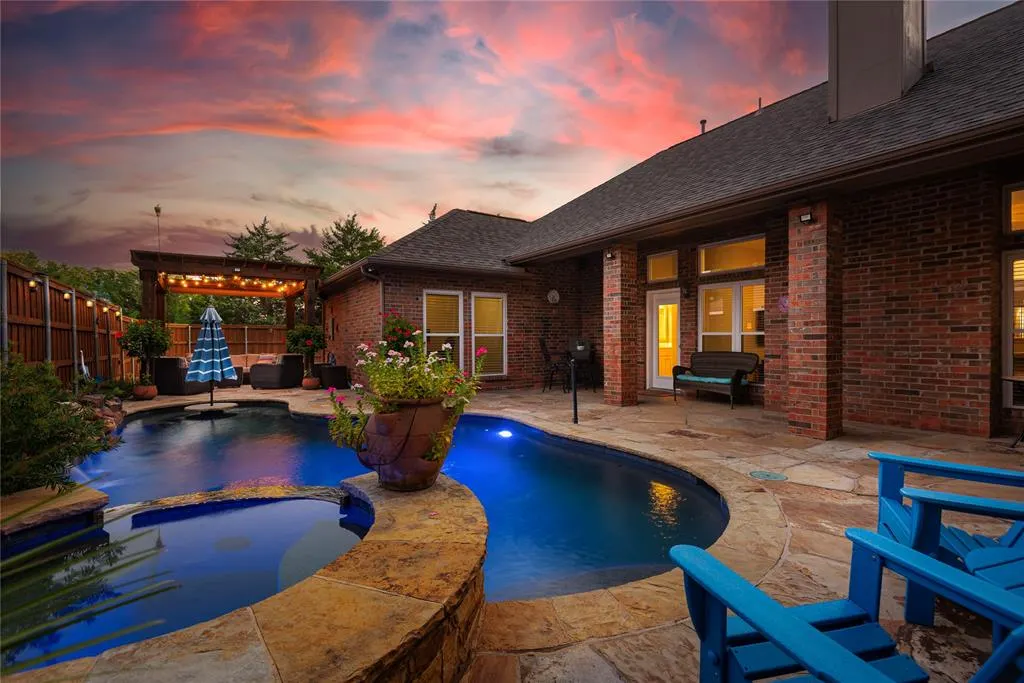3128 Glory Lane
