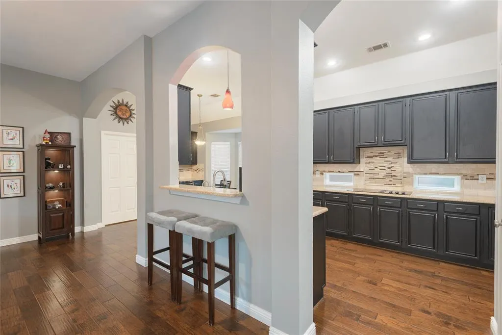 3128 Glory Lane