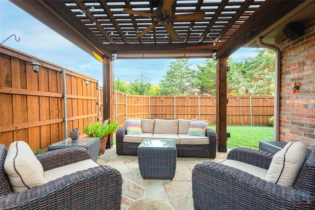 3128 Glory Lane