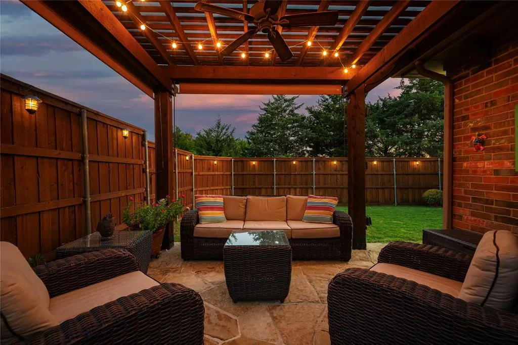3128 Glory Lane