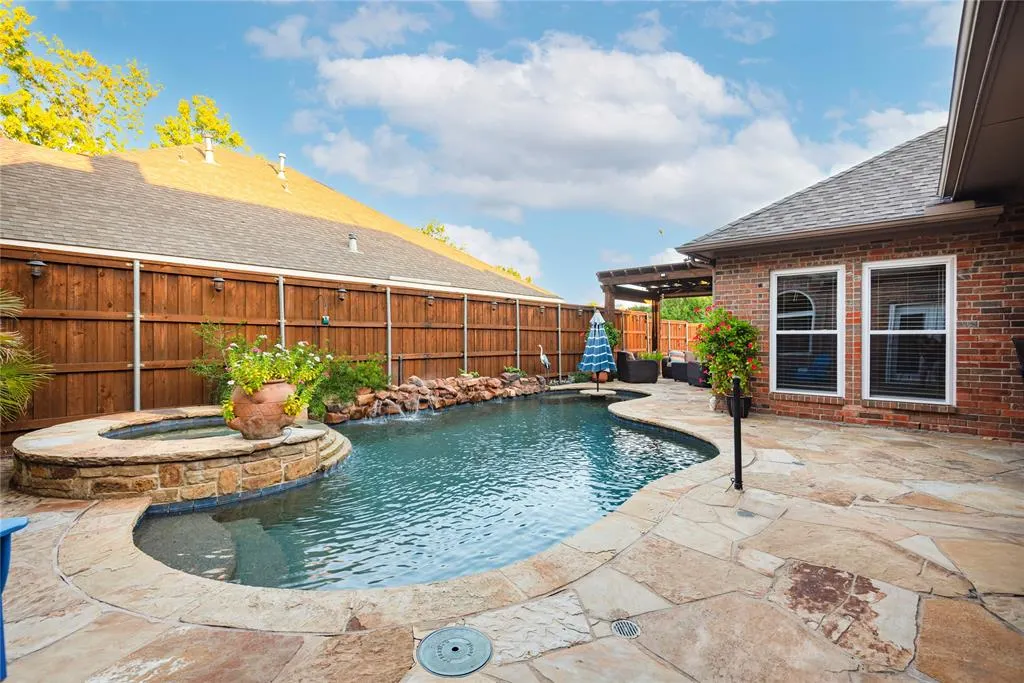 3128 Glory Lane