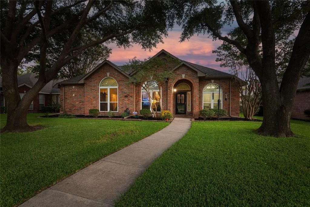3128 Glory Lane