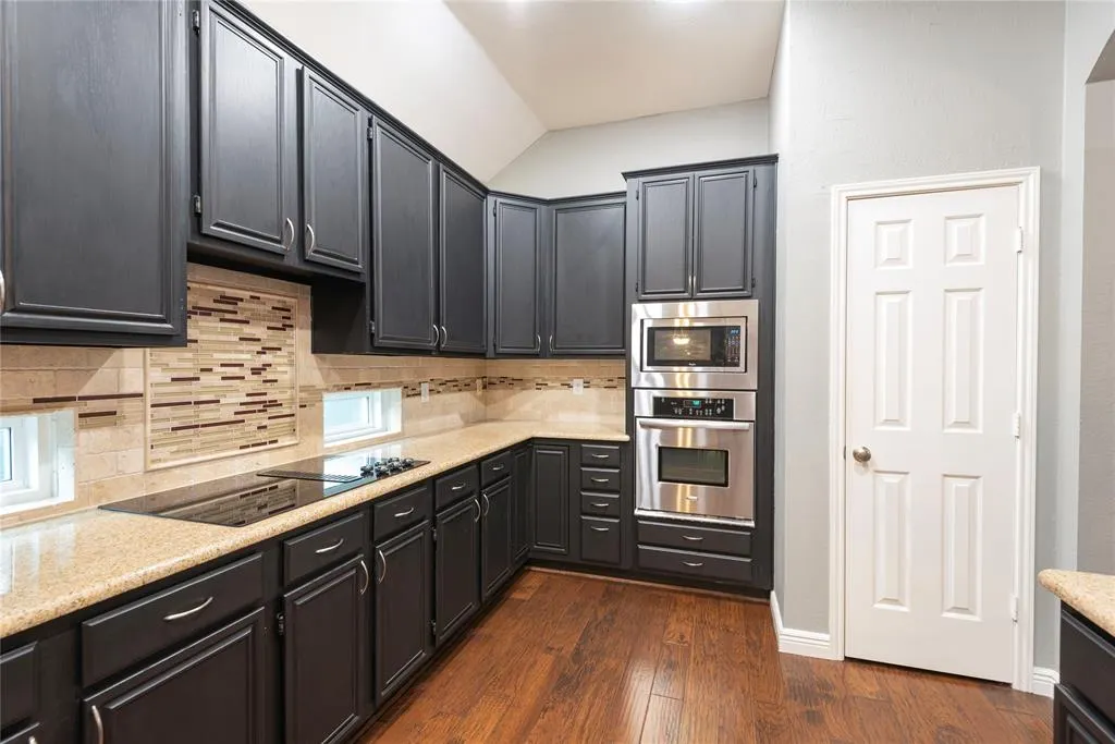 3128 Glory Lane