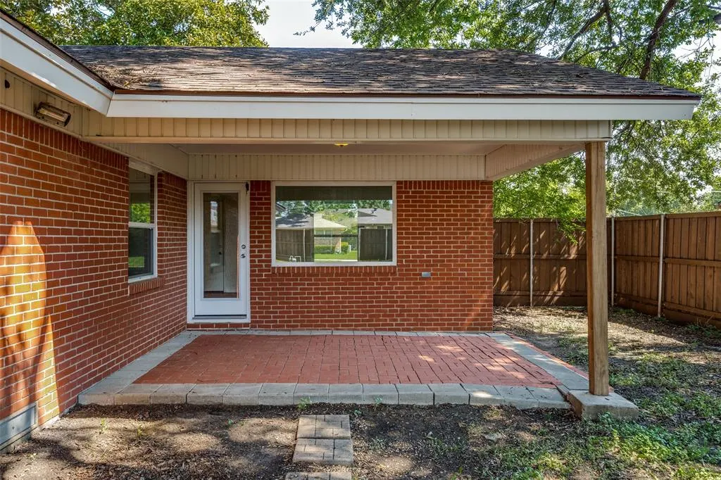 405 Easton Road