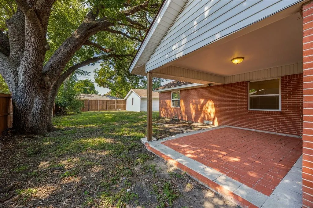 405 Easton Road
