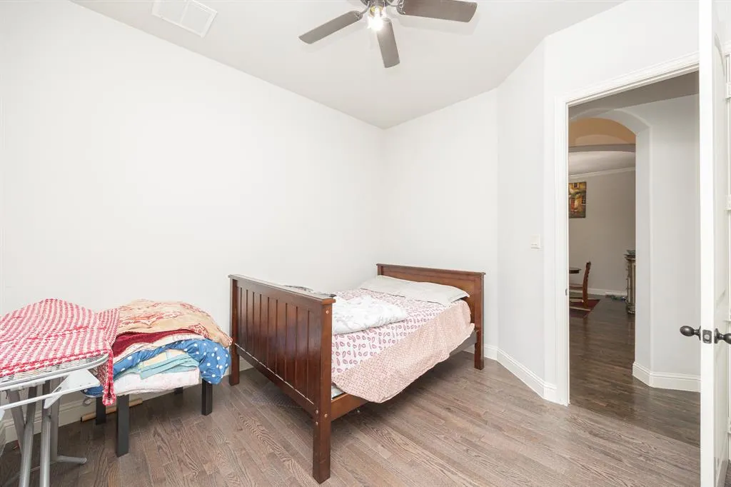 5579 Lightfoot Lane