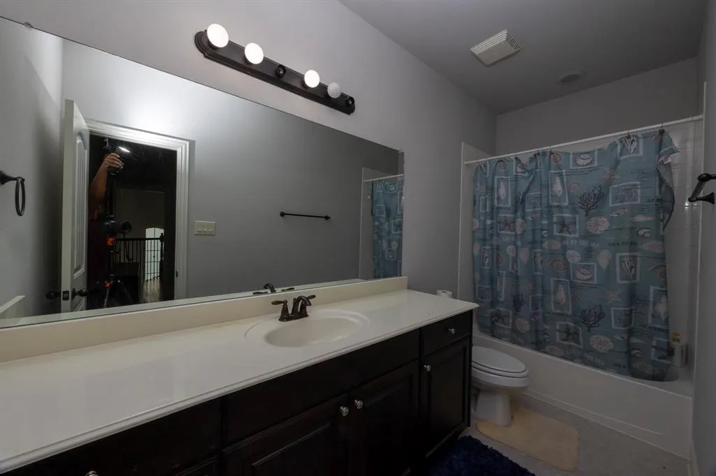 5579 Lightfoot Lane