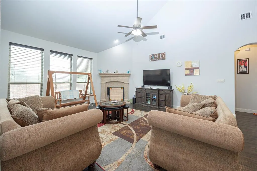 5579 Lightfoot Lane
