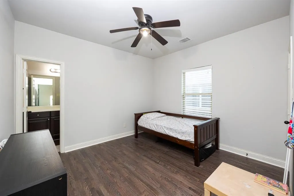 5579 Lightfoot Lane