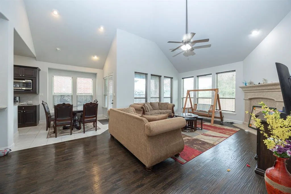 5579 Lightfoot Lane