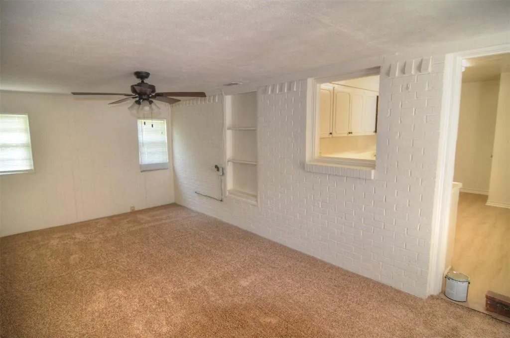 2705 Crest Ridge