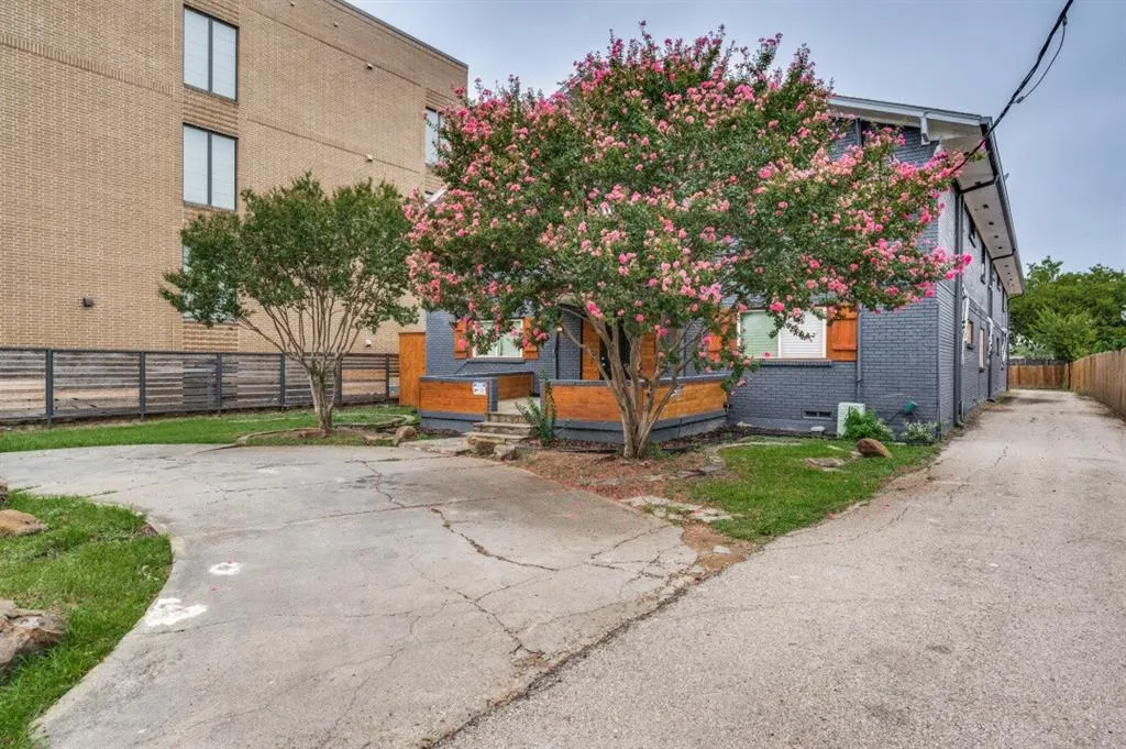 4407 San Jacinto Street, #202