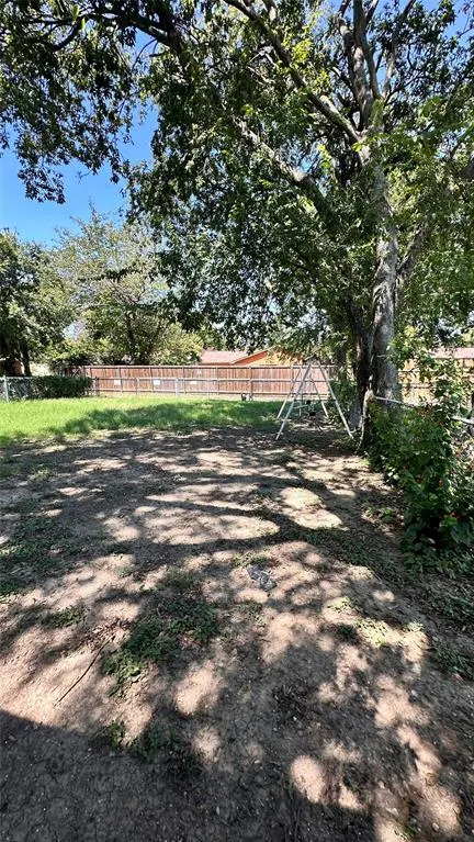 1511 Laurel Lane