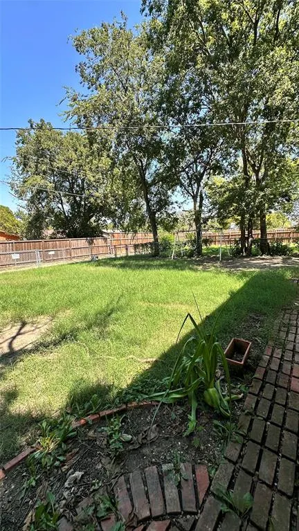 1511 Laurel Lane