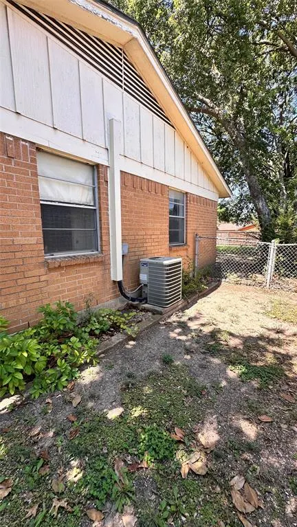 1511 Laurel Lane