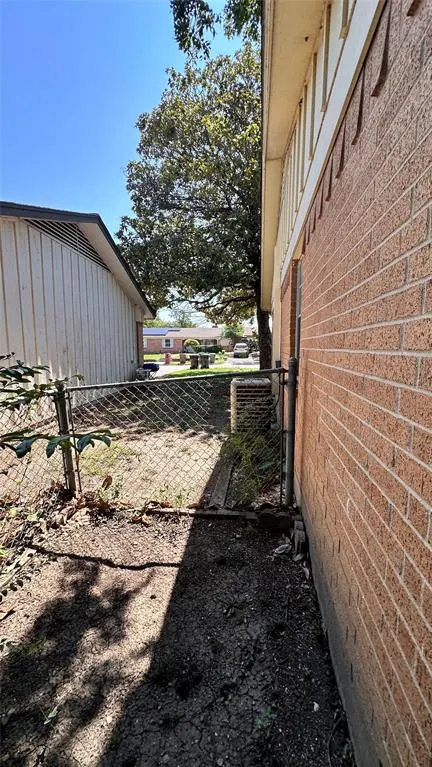 1511 Laurel Lane