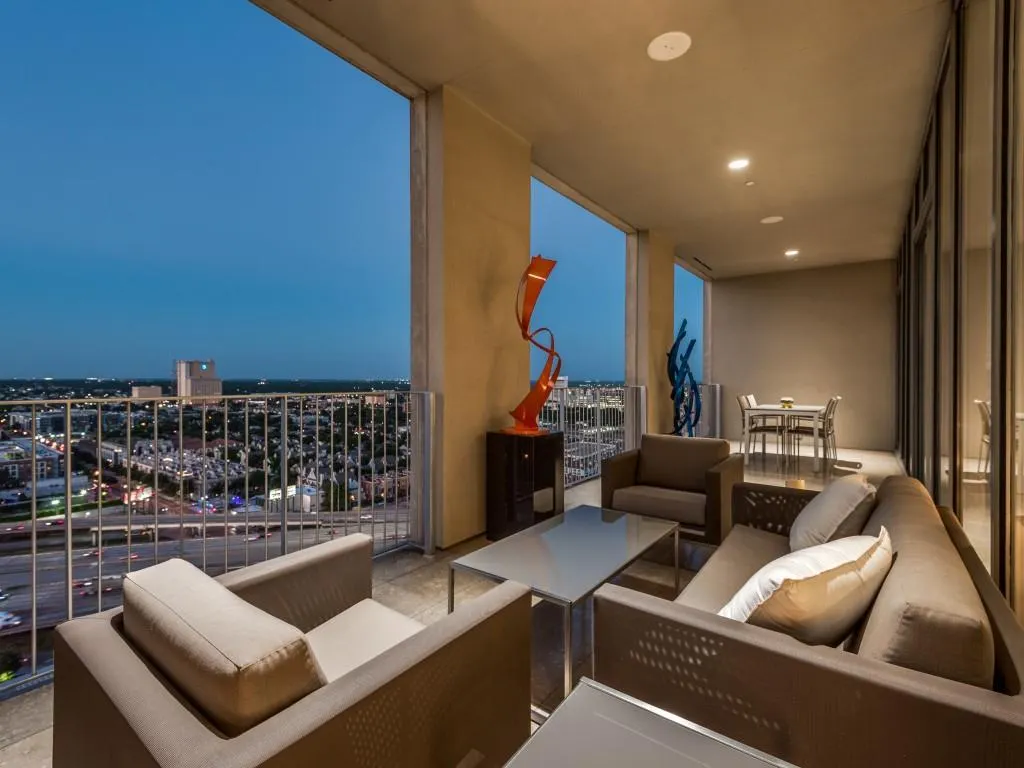 1717 Arts Plaza, #1804