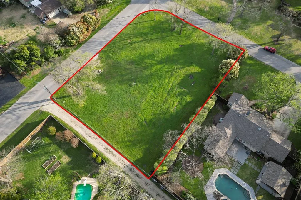 1414 Corto Drive
