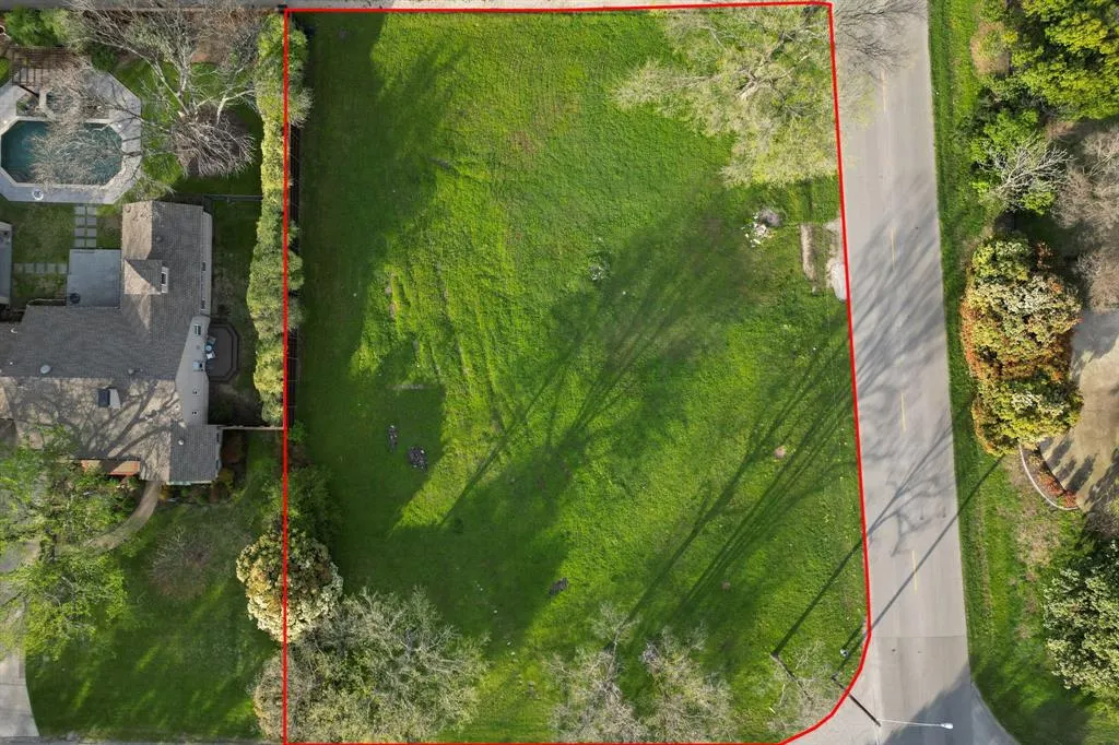 1414 Corto Drive