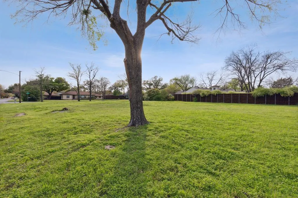 1414 Corto Drive