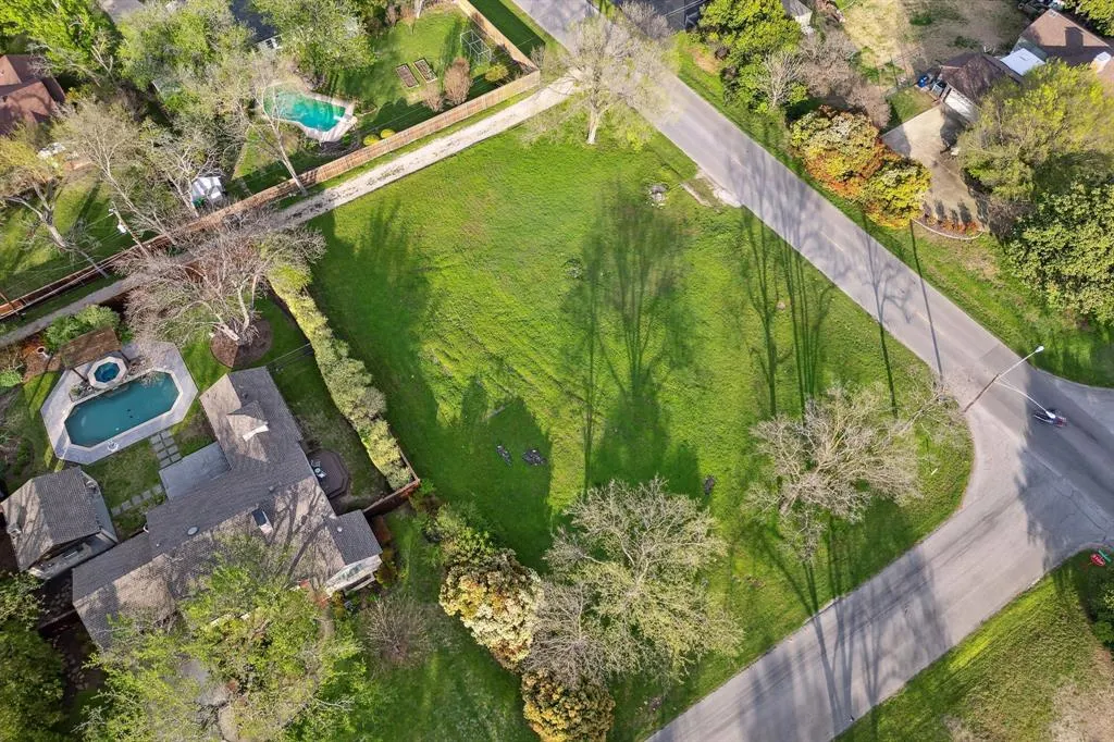1414 Corto Drive