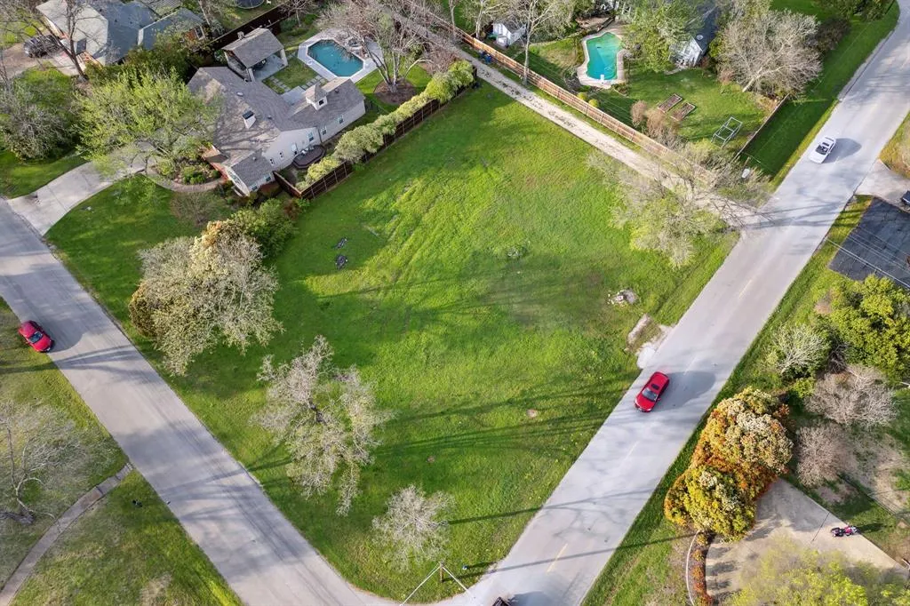 1414 Corto Drive