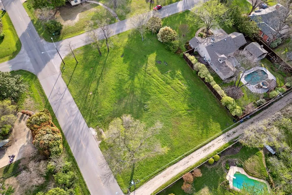 1414 Corto Drive