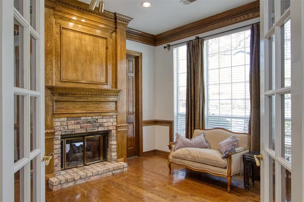 4564 Hitching Post Lane