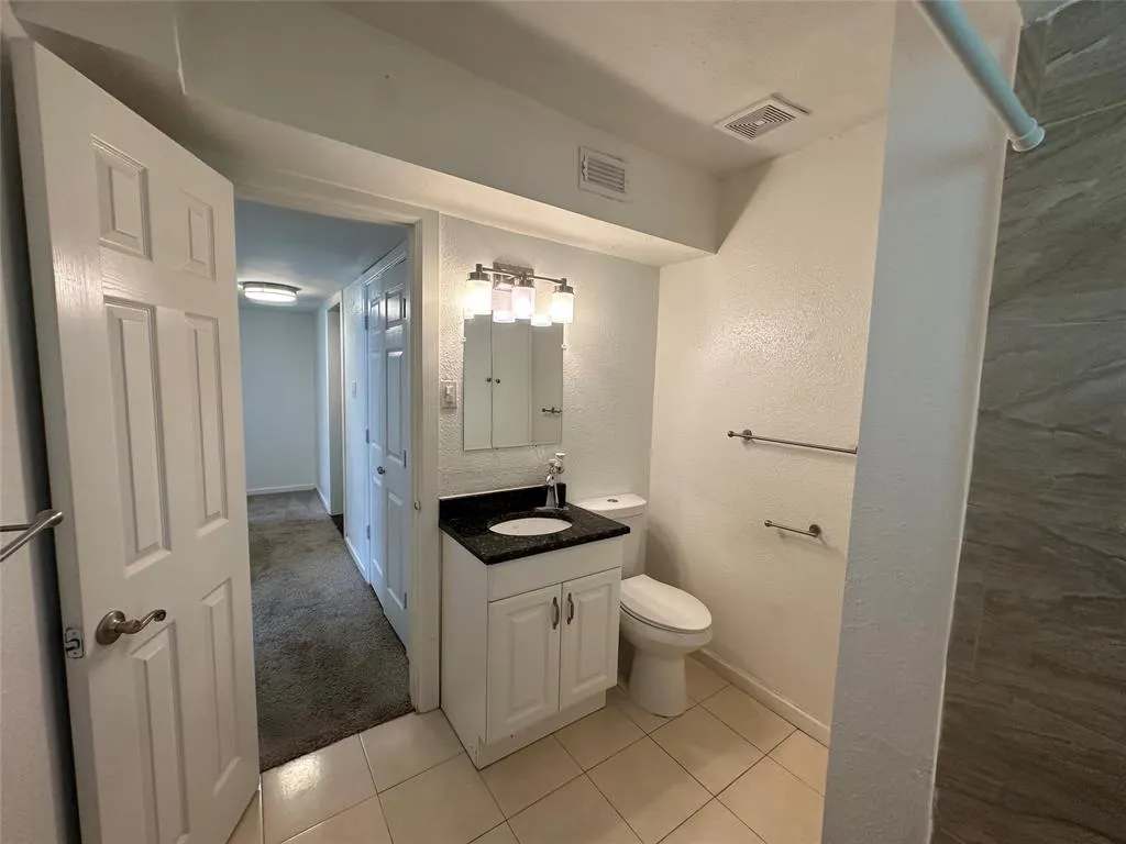 4206 Hawthorne Avenue, #104