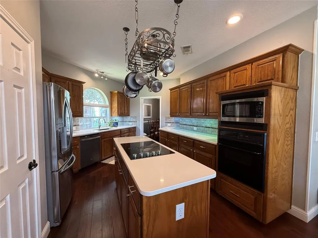 1100 Springfield Lane
