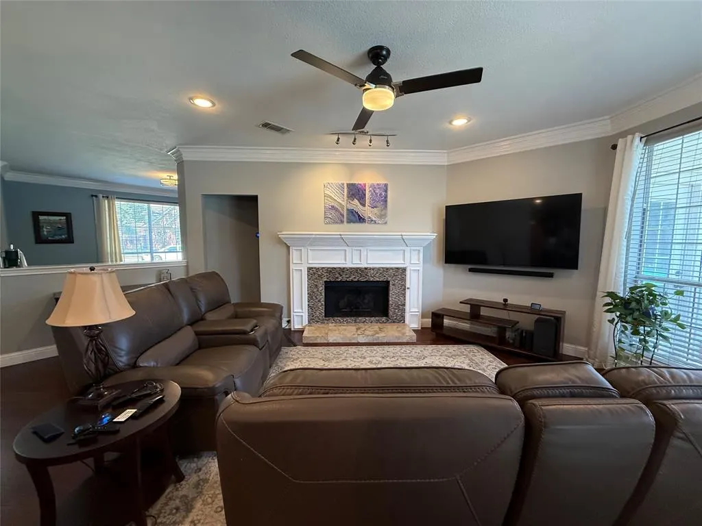 1100 Springfield Lane