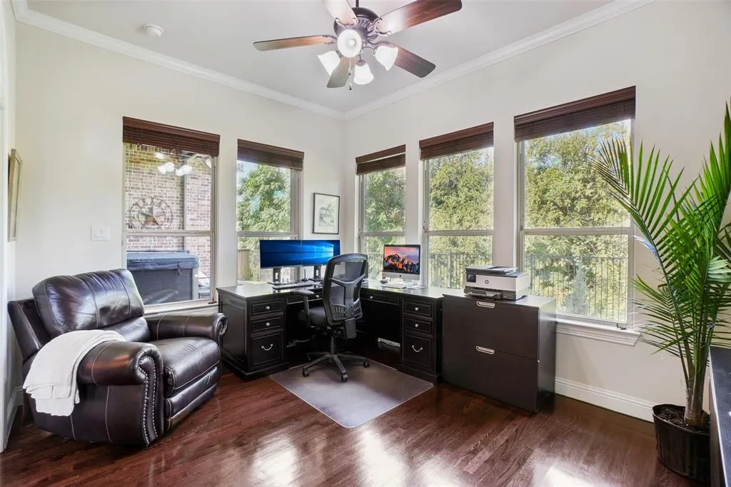 1040 Mondamin Drive