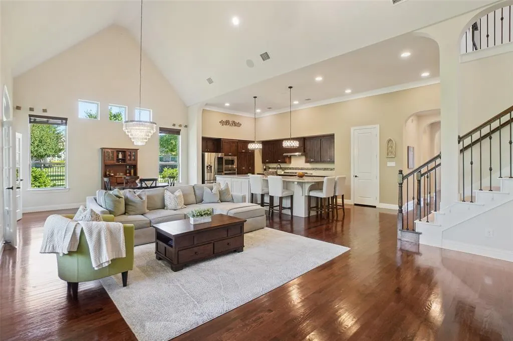 1040 Mondamin Drive