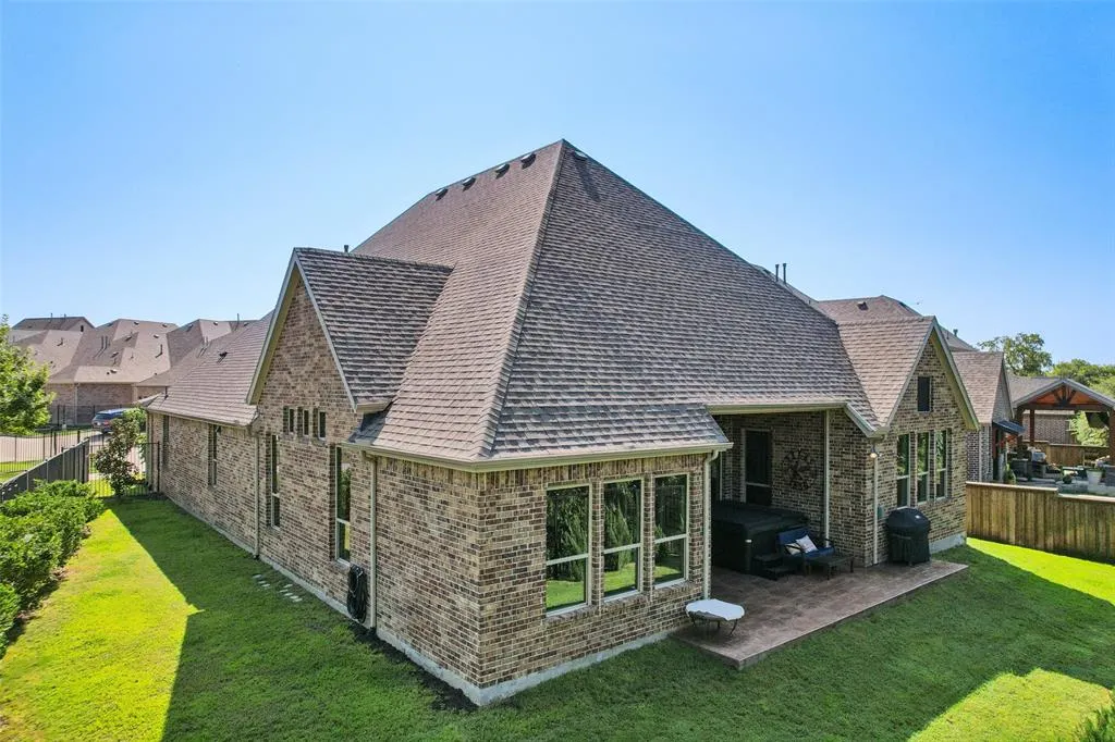 1040 Mondamin Drive