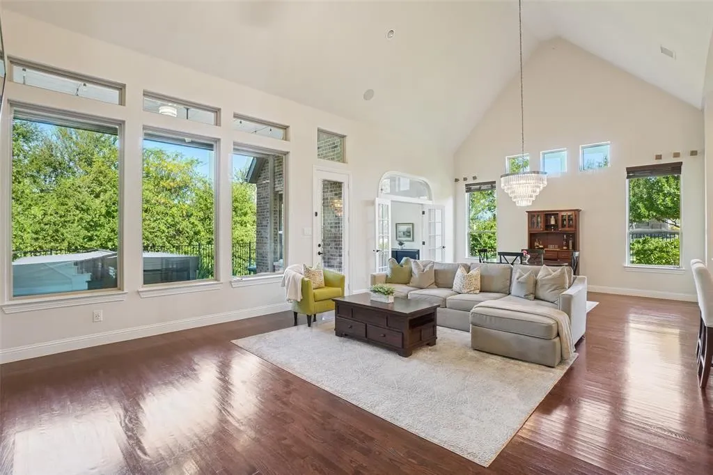 1040 Mondamin Drive