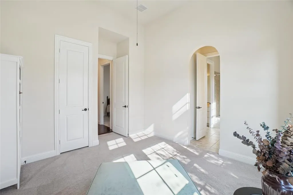 1040 Mondamin Drive