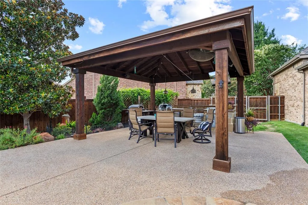 855 Blackwood Drive