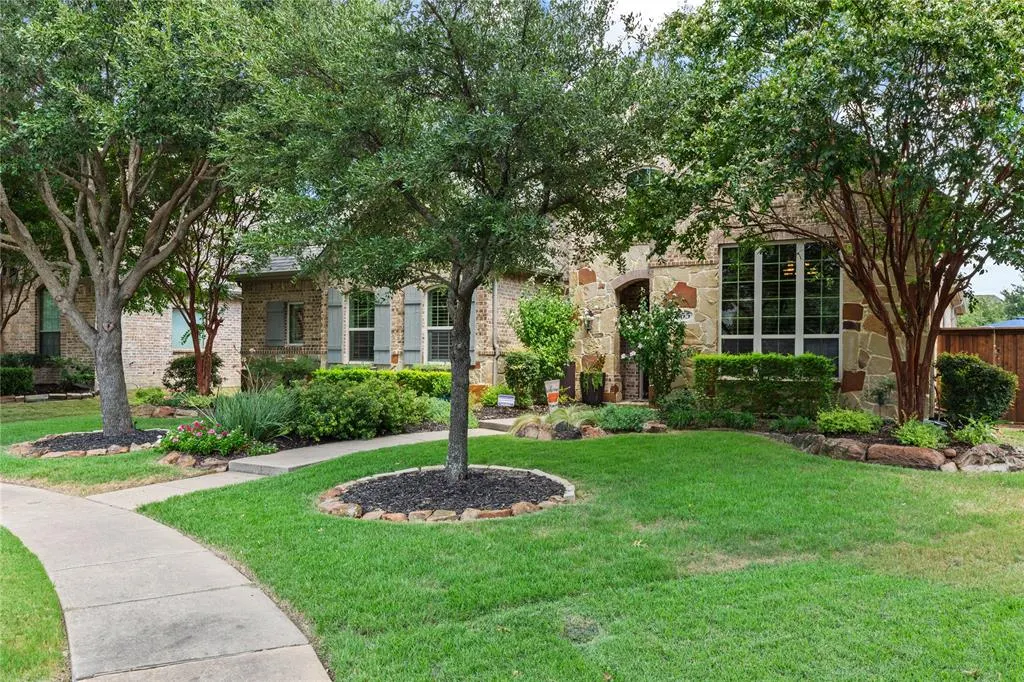 855 Blackwood Drive